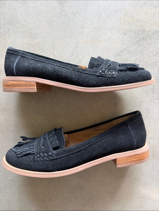 Topshop Shoes - Topshop shoes black velvet loafer size 6